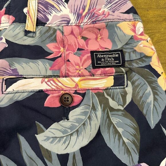 Men’s Abercrombie Hawaiian Print Shorts 26 - Picture 5 of 7